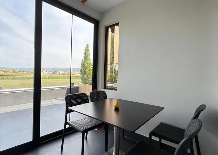 招待所 Reja Hamallaj 德拉克