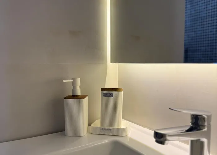 Reja Hamallaj 招待所 *