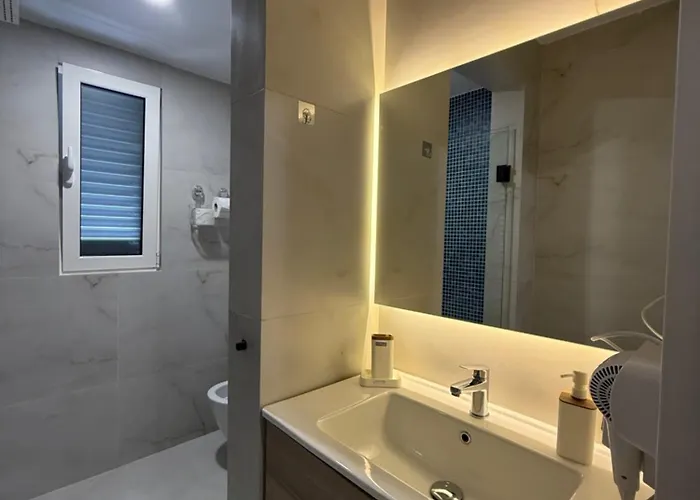 招待所 Reja Hamallaj 德拉克