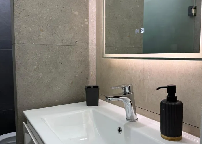 Reja Hamallaj 招待所 德拉克